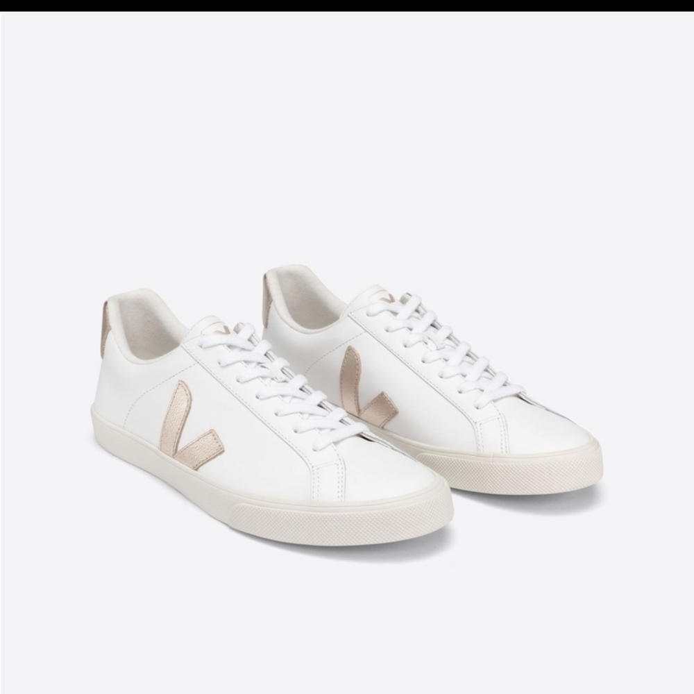 Veja esplar white and gold size 7
